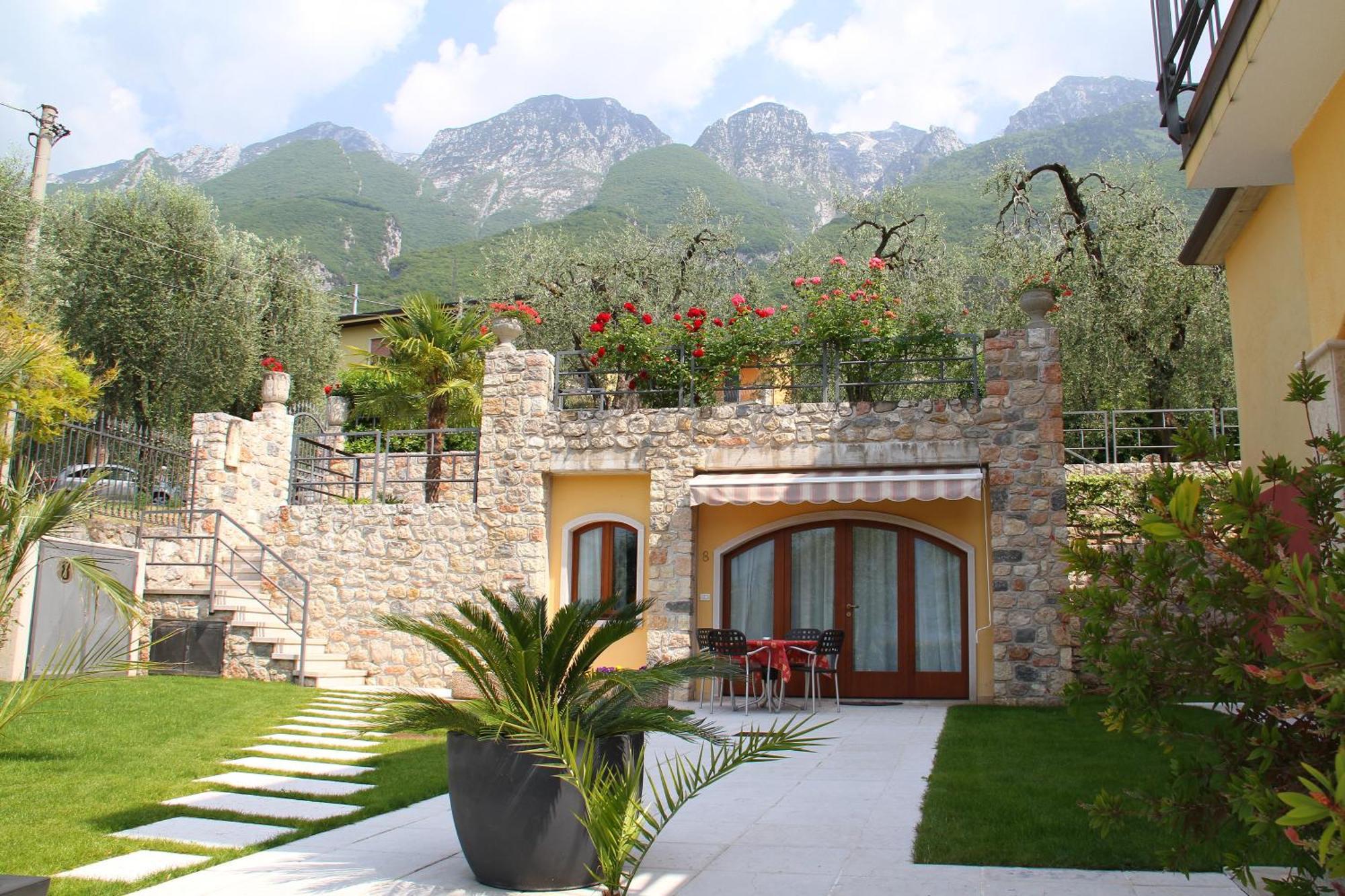 Villa Due Leoni - Residence Brenzone sul Garda Esterno foto